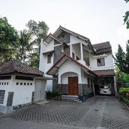 Super Oyo 1778 Omah Duwet Hotel Beran Kidul Kültér fotó