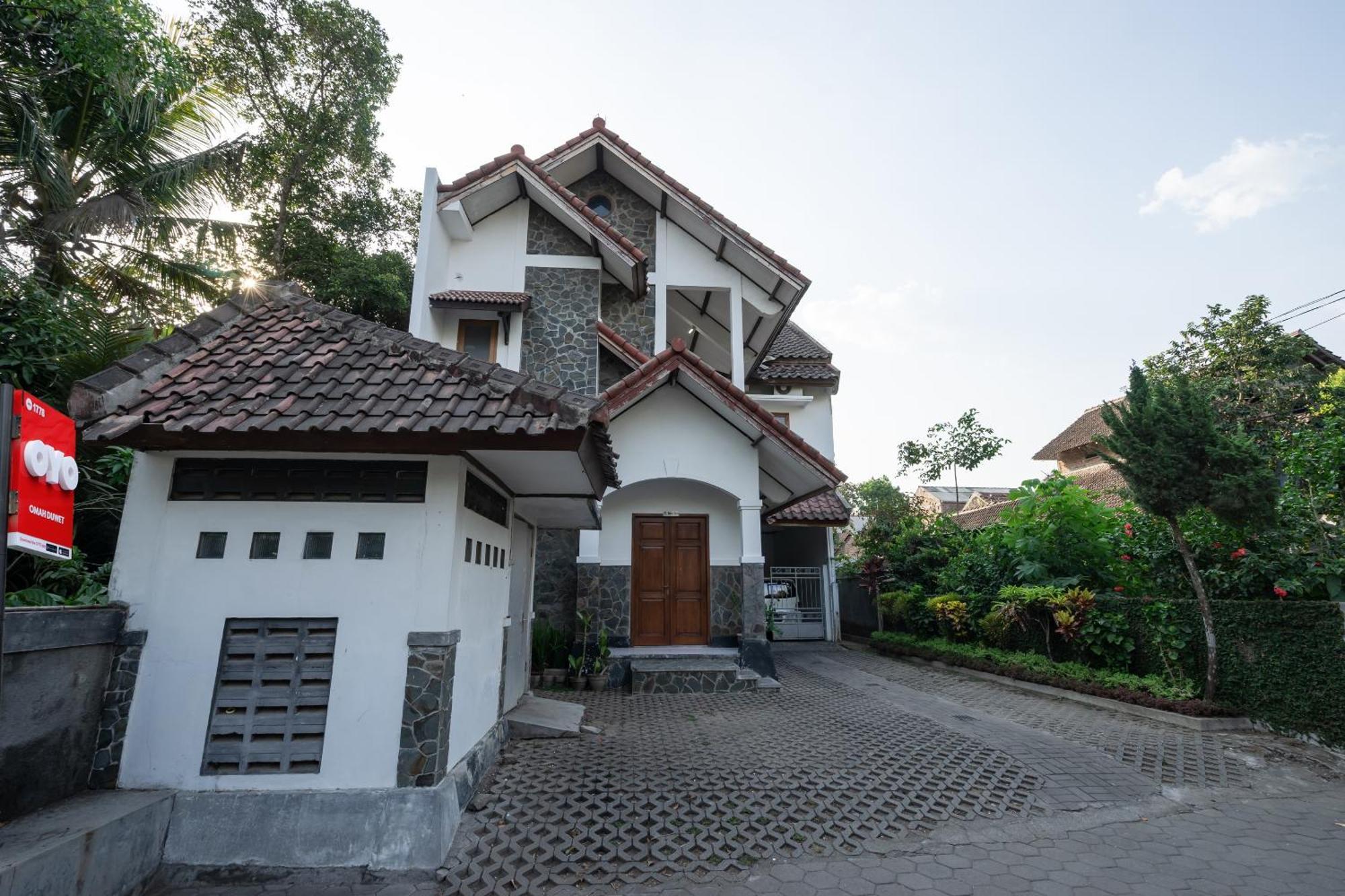 Super Oyo 1778 Omah Duwet Hotel Beran Kidul Kültér fotó