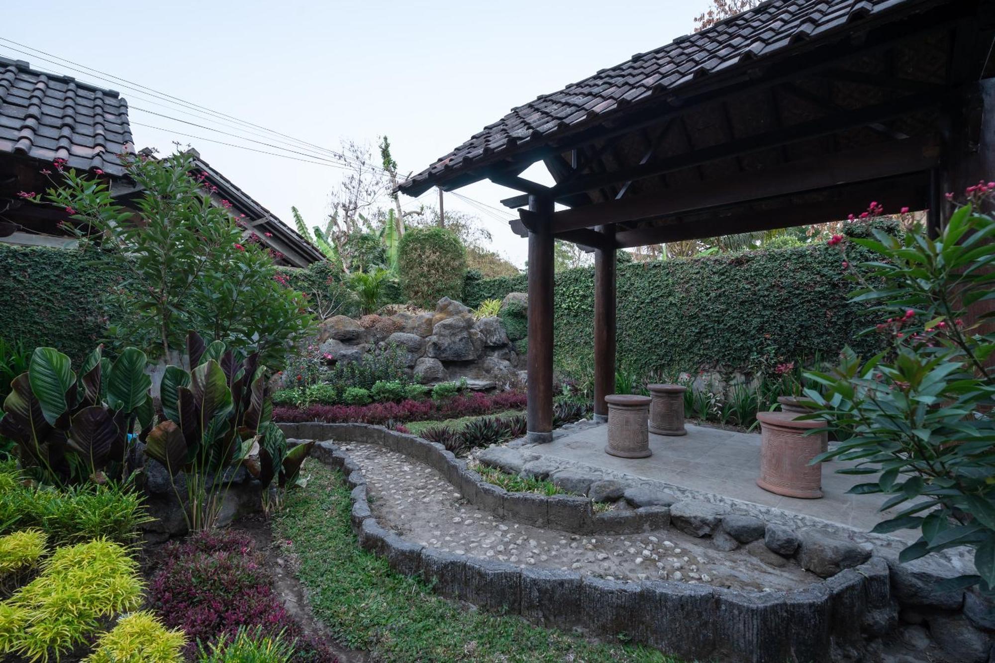 Super Oyo 1778 Omah Duwet Hotel Beran Kidul Kültér fotó