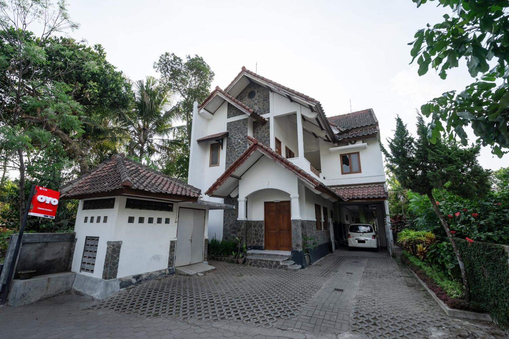 Super Oyo 1778 Omah Duwet Hotel Beran Kidul Kültér fotó