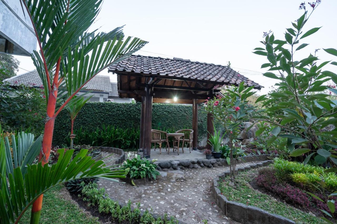 Super Oyo 1778 Omah Duwet Hotel Beran Kidul Kültér fotó